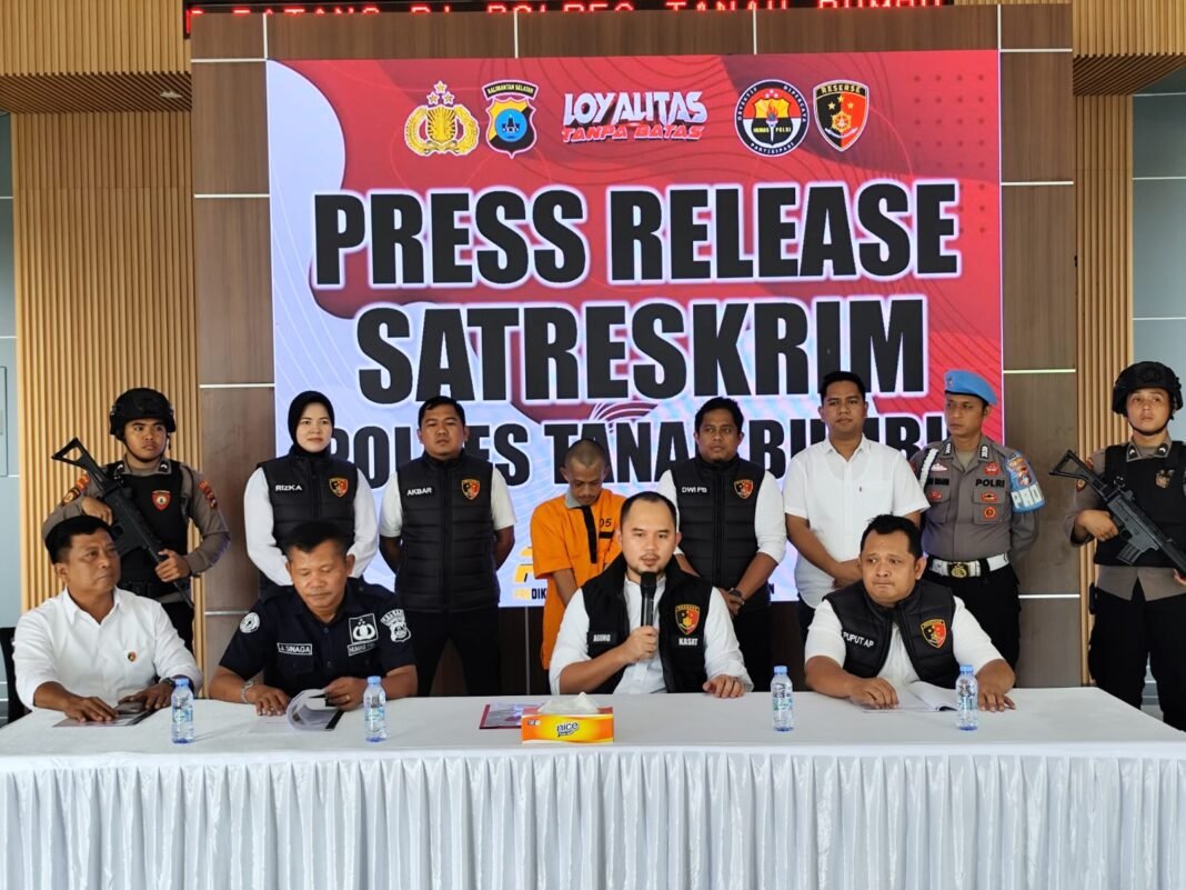 Pria Siksa Anak Tiri