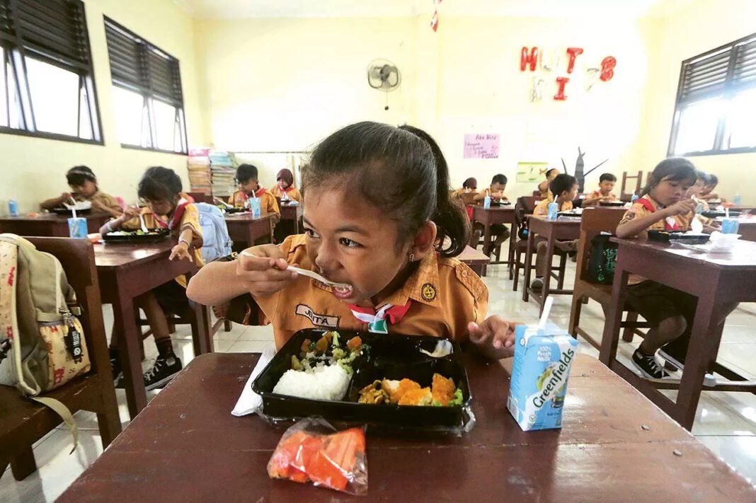 Makan bergizi gratis di Tanah Bumbu