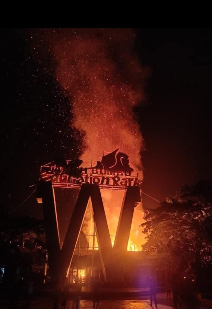 Kebakaran di kawasan Jalan Pelabuhan Speed, Simpang Empat, Tanah Bumbu. Foto-Relawan