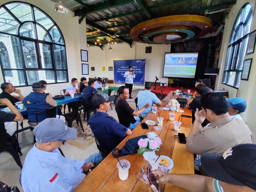 IMG_20250522_103208 BPJS Ketenagakerjaan Batulicin menggelar media gathering bersama insan pers di Gimme Cafe Simpang Empat. Foto-Puja Mandela