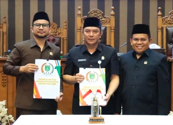 Rapat paripurna DPRD Tanah Bumbu. Foto-Istimewa.