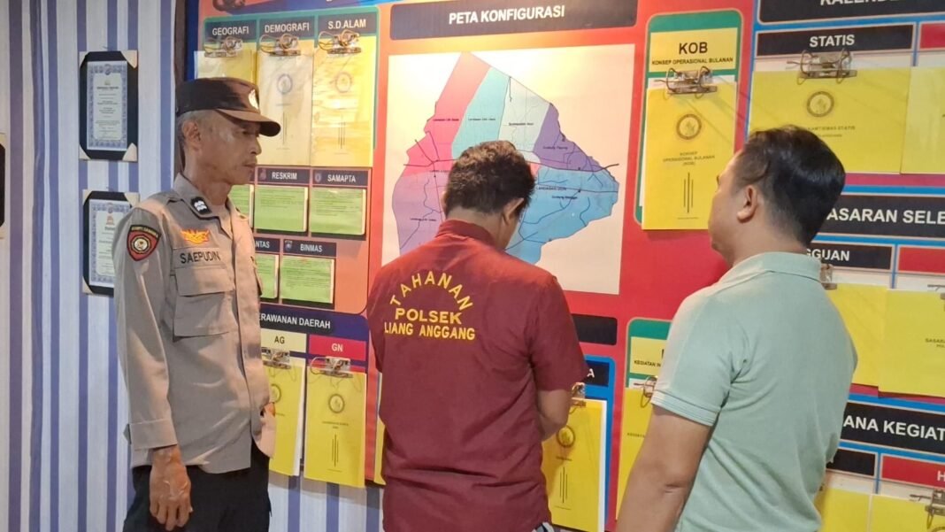 Pengemudi Mobil Serang Pengendara Pengemudi Mobil