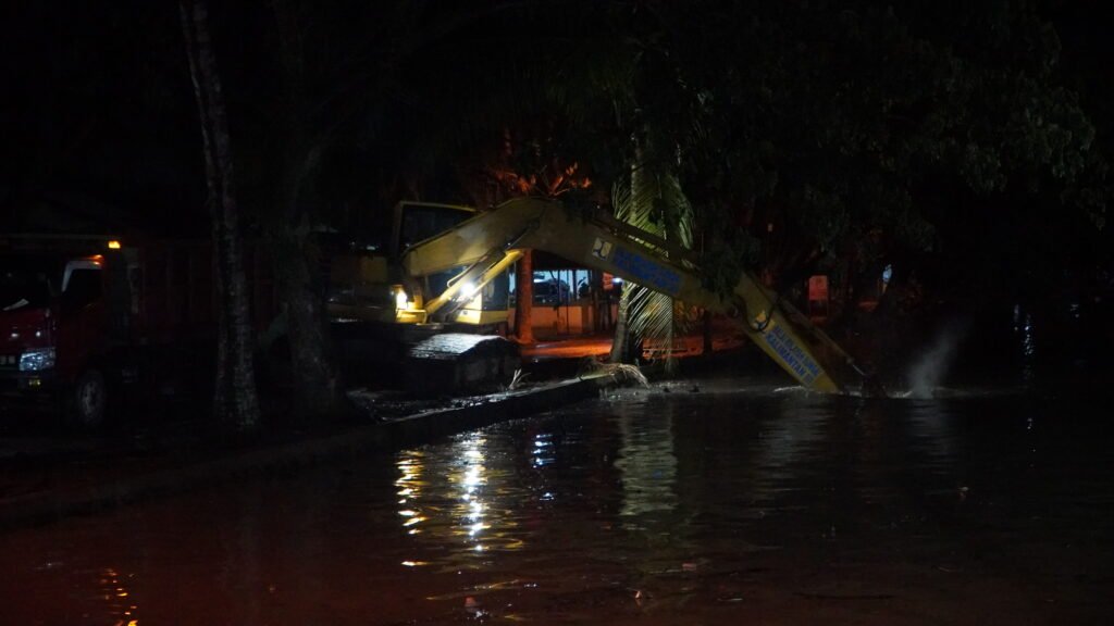 Pengerukan Sungai Gatot Subroto