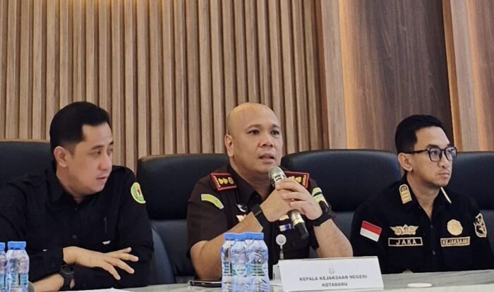 Korupsi Dana Bos di SMAN 1 Kotabaru Korupsi Dana Bos di SMAN 1 Kotabaru