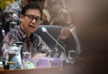 Menkes Soroti Mahal Tiket Pesawat untuk Relawan Kesehatan ke Daerah Bencana Sumatera Tiket Pesawat