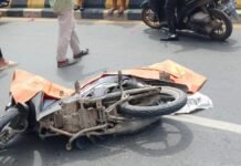 Kecelakaan Maut di Jembatan Kayutangi, Pengendara Motor Tewas di Tempat kecelakaan kayutangi