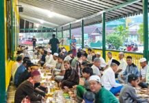 Bubur Peca di Samarinda Jadi Menu Legendaris Buka Puasa di Masjid Shiratal Mustaqiem Bubur Peca Samarinda