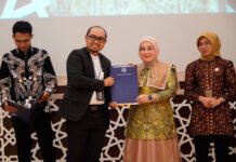 Hj Neli Listriani Raih Alumni Berprestasi UAD 2026 Neli Listriani