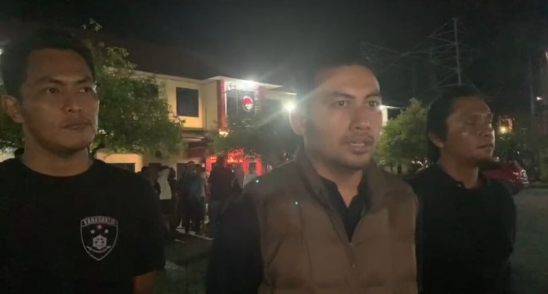 Screenshot_2026-02-22-04-38-22-853_com.whatsapp.w4b-edit