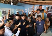 Bupati Tanah Bumbu Tinjau Penumpang Tertunda di Pelabuhan Batulicin, Siapkan Dapur Umum Pelabuhan Batulicin