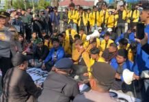 Kembali Soroti “Reformasi Polri”, Massa Kali ini Tuju DPRD Kalsel Reformasi Polri