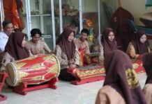 Belajar di Luar Kelas, Siswa SMAS PGRI 1 Banjarmasin Antusias Kenali Budaya Lokal di Taman Budaya Kalsel SMAS PGRI 1 Banjarmasin