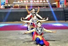 Kotabaru Semarakkan Hari Tari Sedunia dengan Pagelaran 37 Penampil di Siring Laut Hari Tari Sedunia