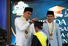 Bupati Andi Rudi Latif Wisuda 1.200 Santri BKPRMI Tanah Bumbu Santri BKPRMI Tanah Bumbu