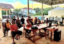 Gelar Nobar Piala Dunia, Polsek Mantewe Rangkul Pencinta Bola Nobar Piala Dunia Polsek Mantewe