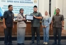 Rapat Paripurna DPRD, Wali Kota Banjarbaru Berkomitmen Tindak Lanjuti Aspirasi Masyarakat Lewat Tata Kelola Transparan Rapat Paripurna DPRD