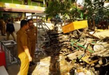 Sekda Banjarmasin Tinjau Material Bongkaran SDN Mawar 7, Halaman Sekolah Ditarget Bersih dalam Sepekan Sekda Banjarmasin