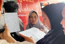 Keluarga Masih Setia Menunggu Kabar Korban Tenggelamnya Kapal Virgo 8 Surabaya-Banjarmasin Kapal Virgo 8