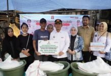 Wali Kota Banjarmasin Tinjau Korban Kebakaran di Pasar Lama Kebakaran Pasar Lama