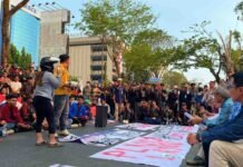 Massa Kepung DPRD Kalsel, Tuntut Pengawasan BBM Subsidi dan Penanganan Karhutla Kepung DPRD Kalsel