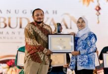 Vokalis Primitive Monkey Noose Richy Petroza Raih Anugerah Kebudayaan Kalsel 2026 Richy Petroza