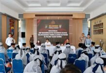Terima Siswa SMP Muhammadiyah, Kapolres Tanah Bumbu Ingatkan Pelajar Jauhi Narkoba dan Bullying Kapolres Tanah Bumbu