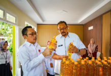 Wali Kota Banjarbaru Bagikan Bawang Putih Gratis di Gerakan Pangan Murah Gerakan Pangan Murah